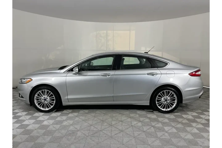 $11892 : Ford Fusion 2016 AWD SE 4dr image 4