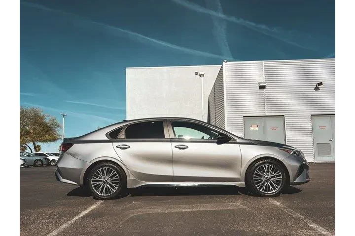 $18997 : Kia Forte 2023 GT-Line 4dr S image 6