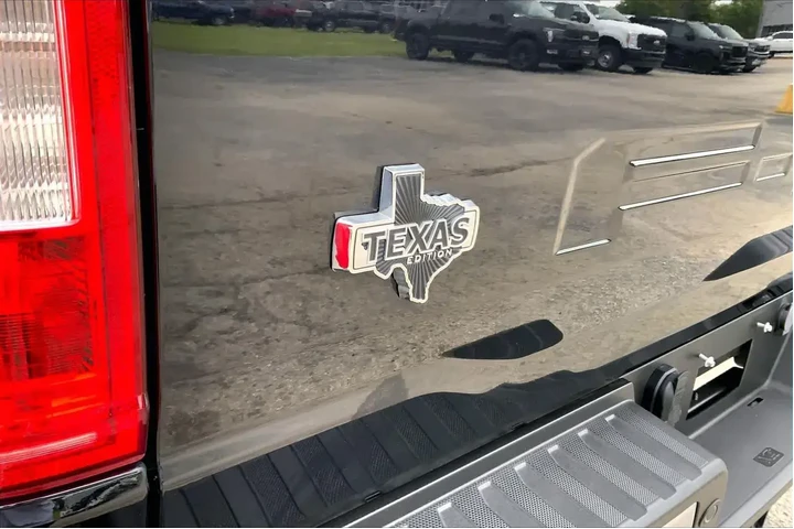 $39484 : Ford F-150 2023 4x4 Lariat 4 image 10