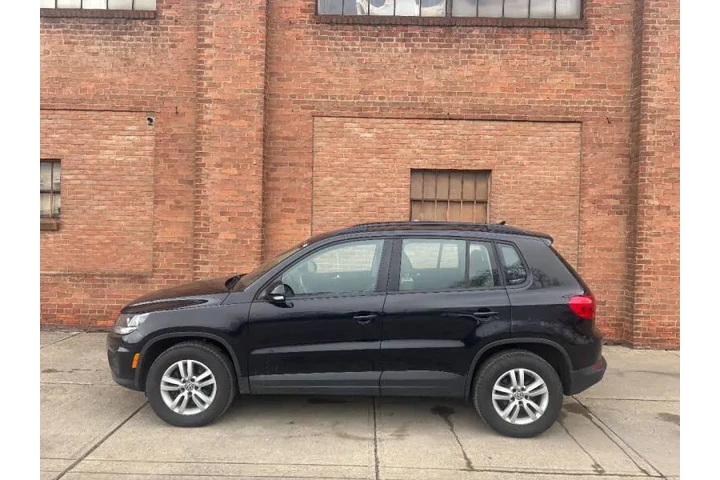 $13500 : 2017 Tiguan 2.0T Limited S 4M image 3