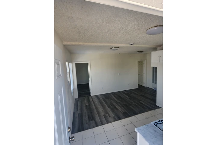 $2450 : Renta departamento image 1