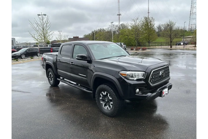 $35000 : Silver Certified 2019 Tacoma image 8