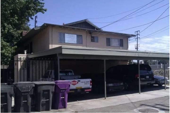 $2000 : North Long Beach image 3