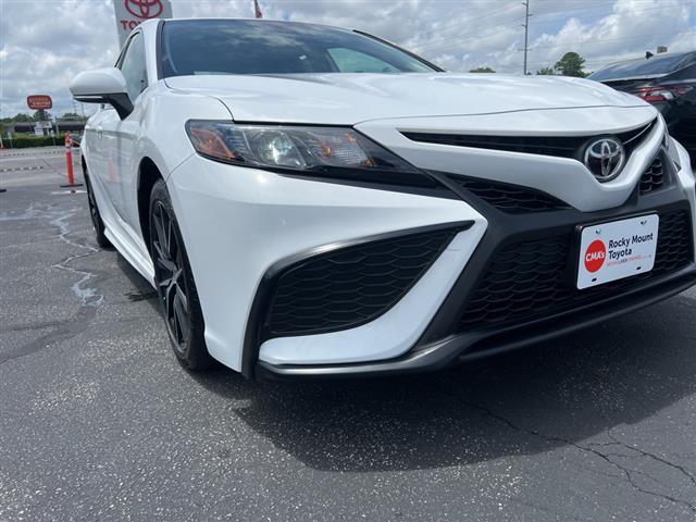 $24390 : PRE-OWNED 2022 TOYOTA CAMRY SE image 10