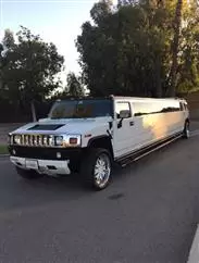 💥 RESERVA HUMMER PARA TUS 15 image 1