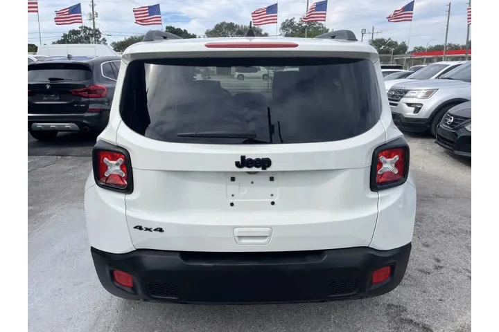 $8500 : 2018 Renegade Sport image 4