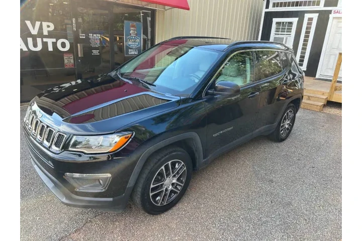 $10499 : 2018 Compass Latitude image 8