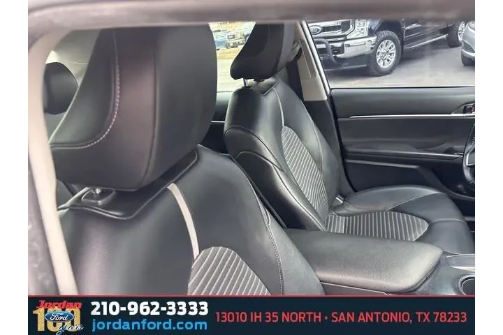 $14497 : Toyota Camry 2020 SE 4dr Sed image 10