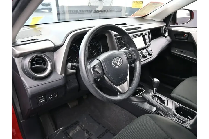 $17300 : Toyota RAV4 2017 LE 4dr SUV image 10