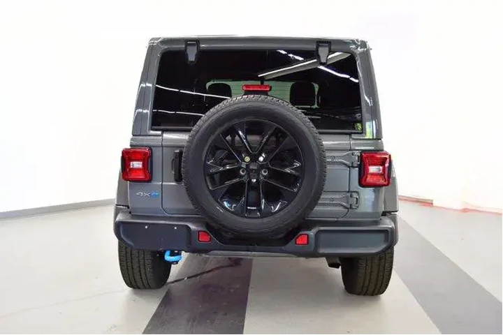 $31994 : Jeep Wrangler 2023 4x4 Sahar image 6