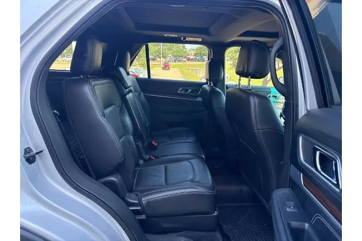 $14988 : Ford Explorer 2016 Limited 4 image 9