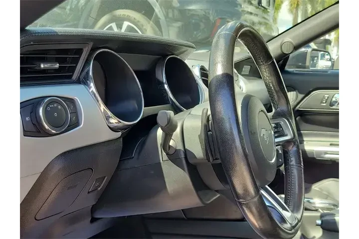$10990 : Ford Mustang 2016 EcoBoost P image 7