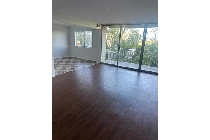 $1700 : Condominium image 5