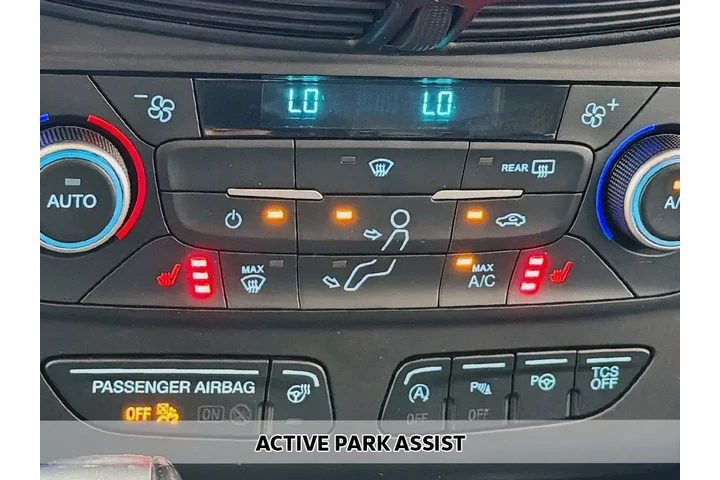 $13299 : Ford Escape 2019 AWD Titaniu image 6