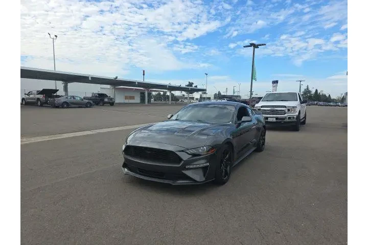 $19800 : Ford Mustang 2019 EcoBoost 2 image 3