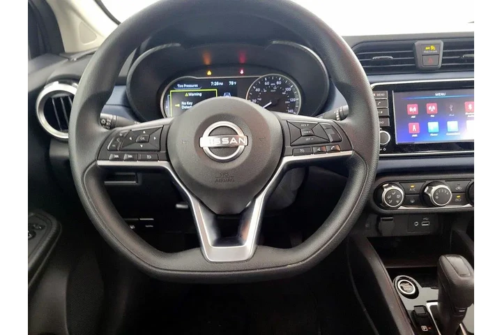 $18998 : Nissan Versa 2025 SV 4dr Sed image 10