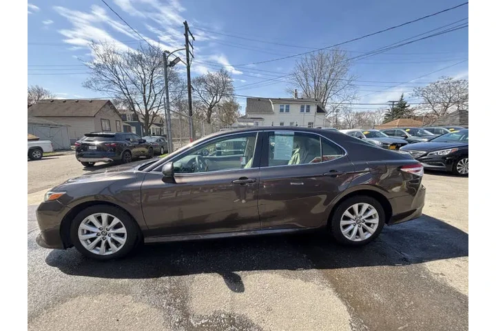 $18995 : 2019 Camry LE image 9