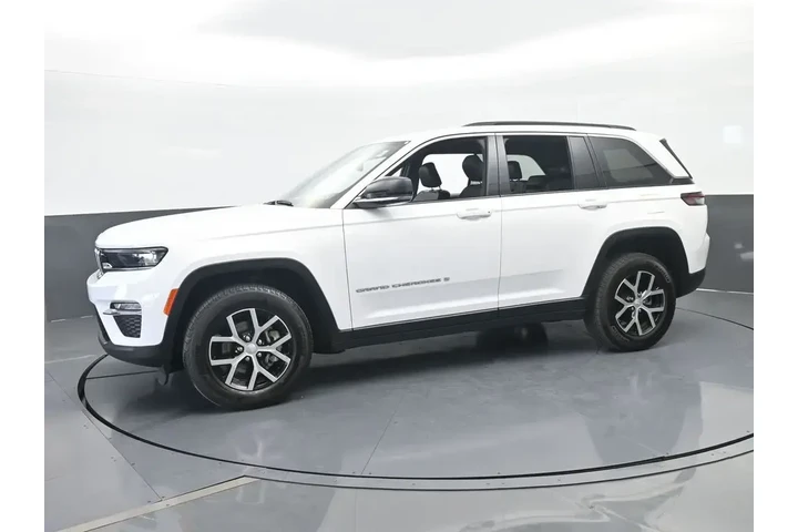 $32989 : Jeep Grand Cherokee 2024 4x2 image 2