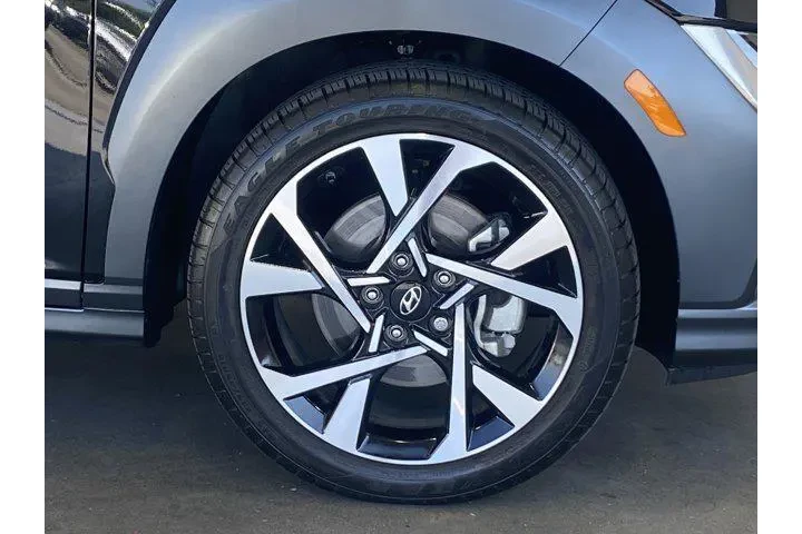 $21709 : Hyundai KONA 2023 Limited 4d image 5