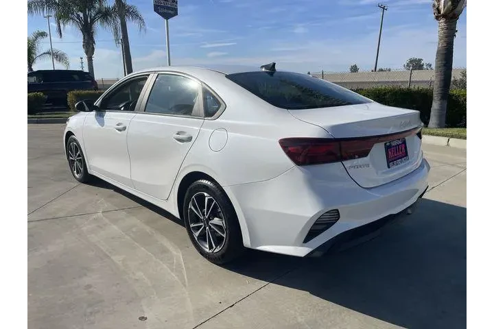 $16588 : Kia Forte 2023 LXS 4dr Sedan image 6