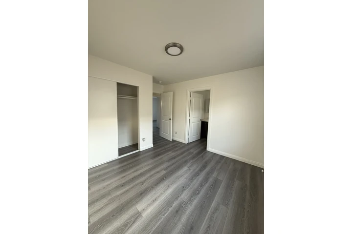 $4250 : Sur centro zona 90001 image 4