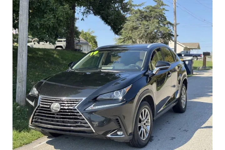 $13999 : 2019 NX 300 image 1