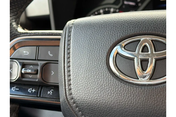 $39086 : Toyota Tundra 2023 4x4 SR5 4 image 10