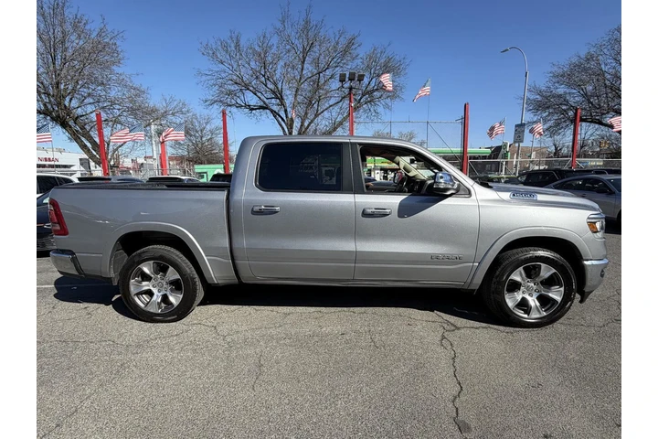$30990 : Ram 1500 2021 4x4 Laramie 4d image 8