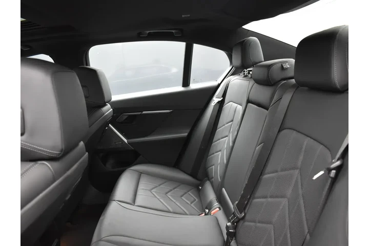 $32526 : BMW 5 Series 2024 AWD 530i x image 8