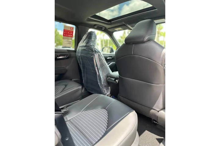 Toyota Highlander XSE image 3
