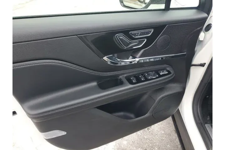 $37995 : Lincoln Corsair 2024 AWD Pre image 10