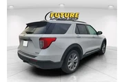$27997 : Ford Explorer 2021 AWD XLT 4 thumbnail