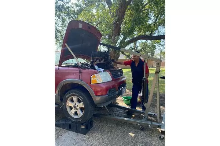 MOBILE DIESEL TRUCK REPAIR image 3