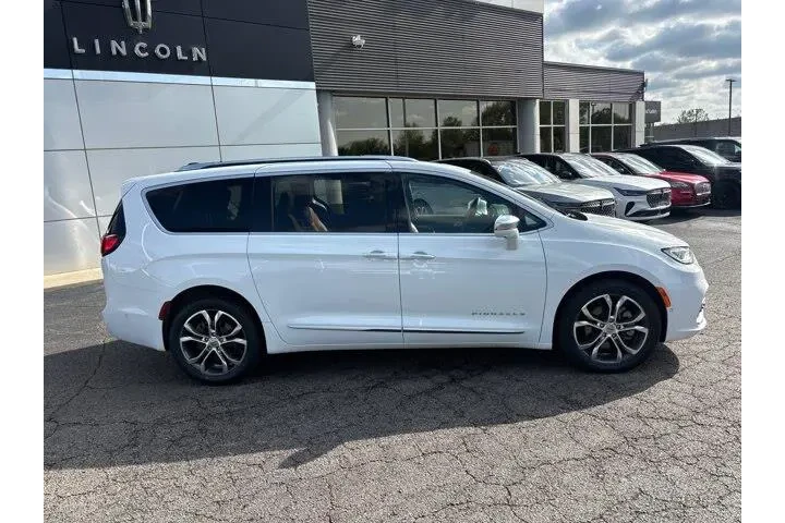 $39985 : Chrysler Pacifica 2024 AWD P image 8