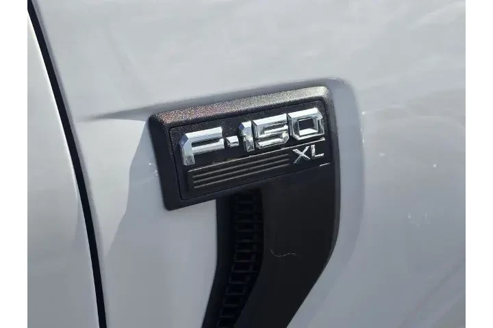 $33800 : Ford F-150 2023 4x4 XL 4dr S image 6