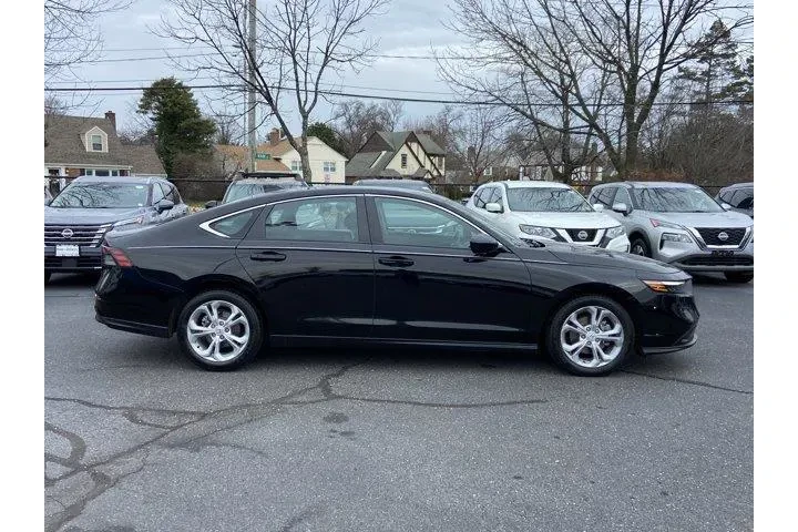 $21550 : Honda Accord 2024 LX 4dr Sed image 3