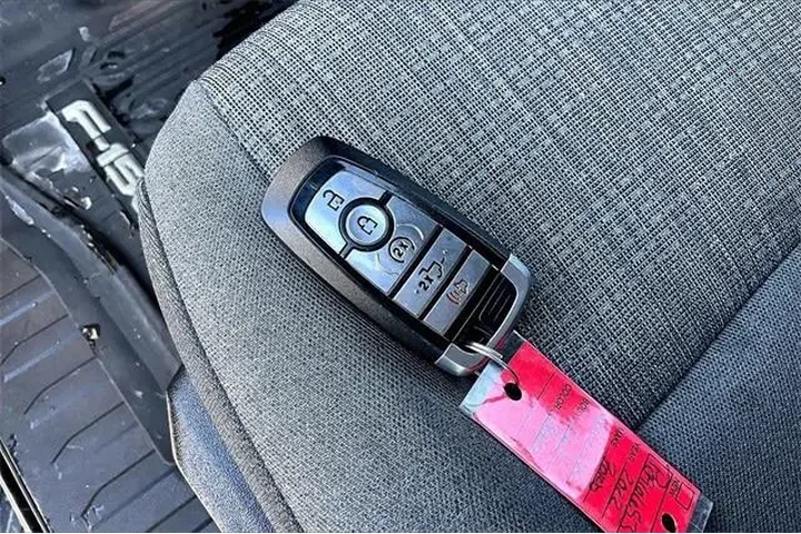 $37736 : Ford F-150 2022 4x4 XLT 4dr image 10