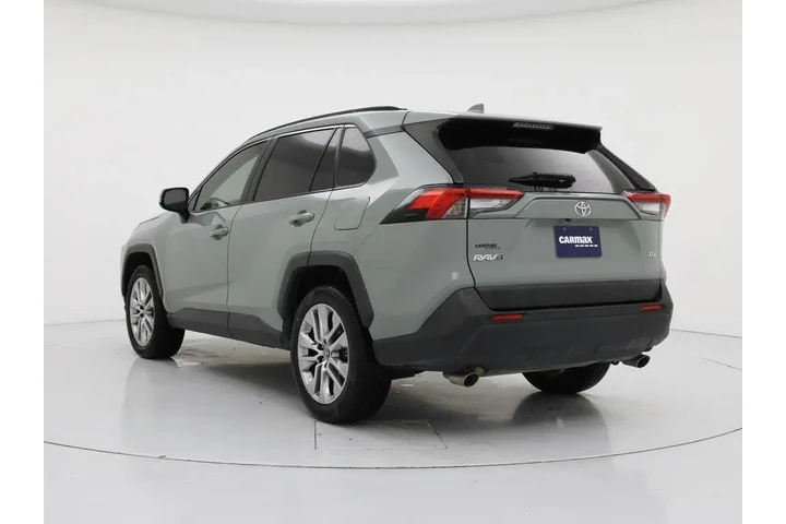 $25998 : Toyota RAV4 2019 XLE Premium image 2