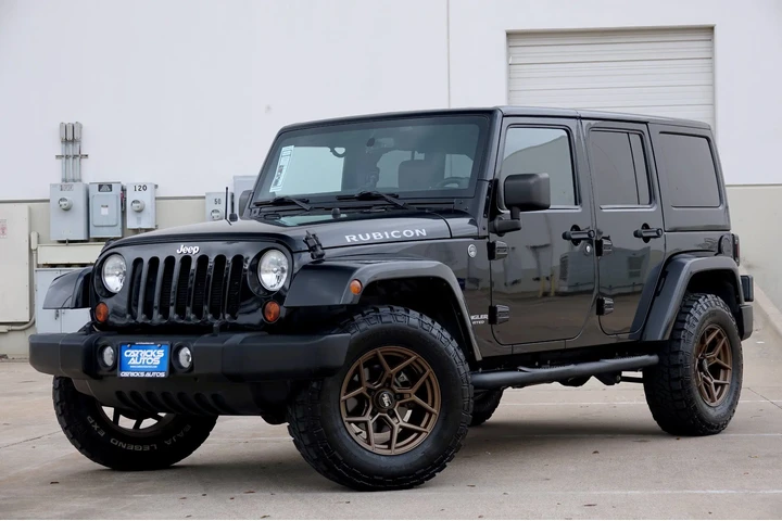 $18490 : 2013 Wrangler Unlimited Rubic image 2