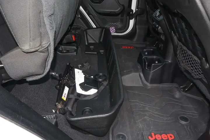 $26988 : 2020 Gladiator Rubicon 4x4 image 9