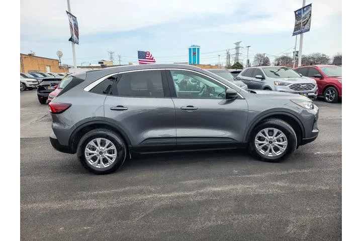 $23922 : Ford Escape 2023 AWD Active image 9