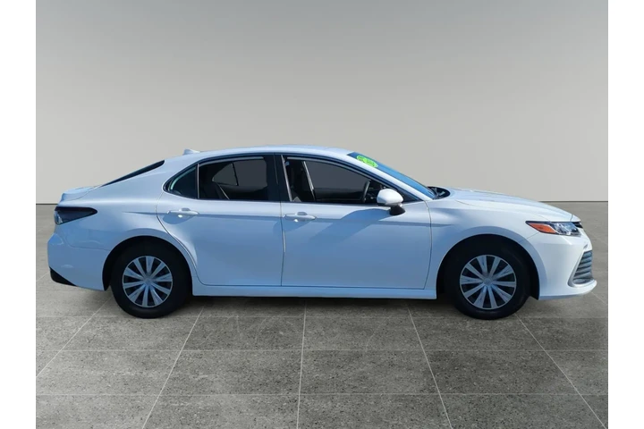 $23974 : Toyota Camry Hybrid 2022 LE image 6