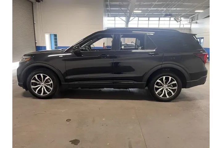 $37878 : Ford Explorer 2025 AWD ST-Li image 6
