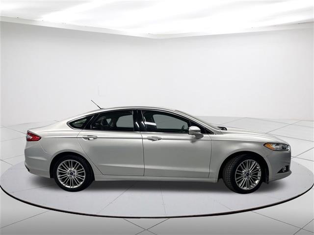 $8403 : Pre-Owned 2016 Fusion SE image 2