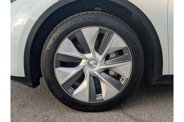 $34989 : Tesla Model Y 2023 AWD Long image 6