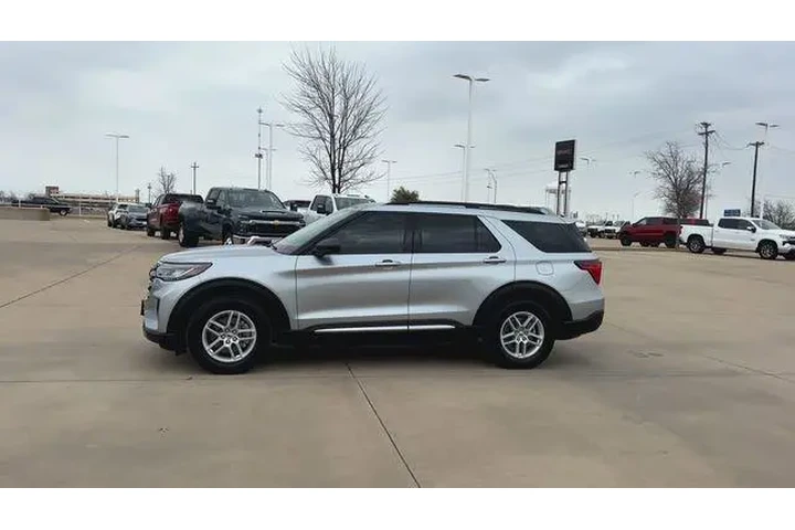 $36486 : Ford Explorer 2025 Active 4d image 2