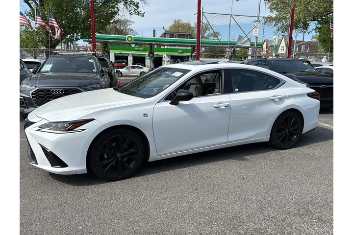 $32990 : Lexus ES 350 2021 F SPORT 4d image 2