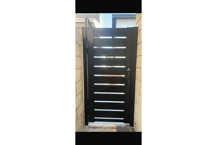 Iron masters gates and fencing image 1