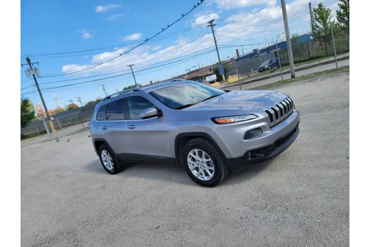 $7999 : 2017 Cherokee Latitude image 4