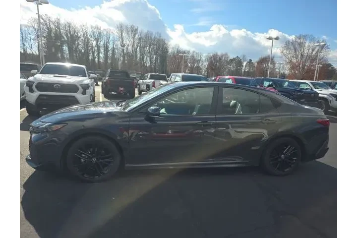 $29078 : Toyota Camry 2025 SE 4dr Sed image 5